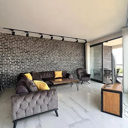 Тесла Дюплекс. Двухэтажные Апартаменты В Центре Алании Apartament Alanya
